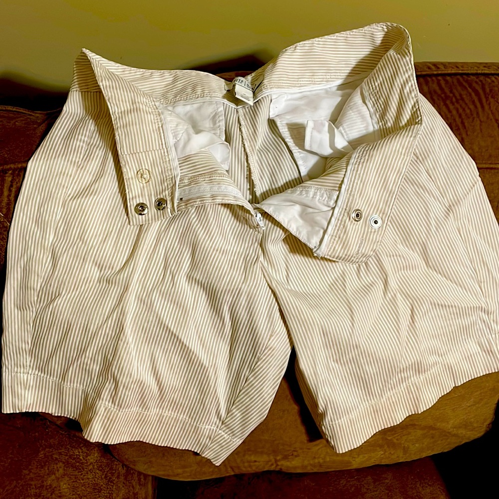 Sear sucker shorts. Excellent condition. Smoke free environment.